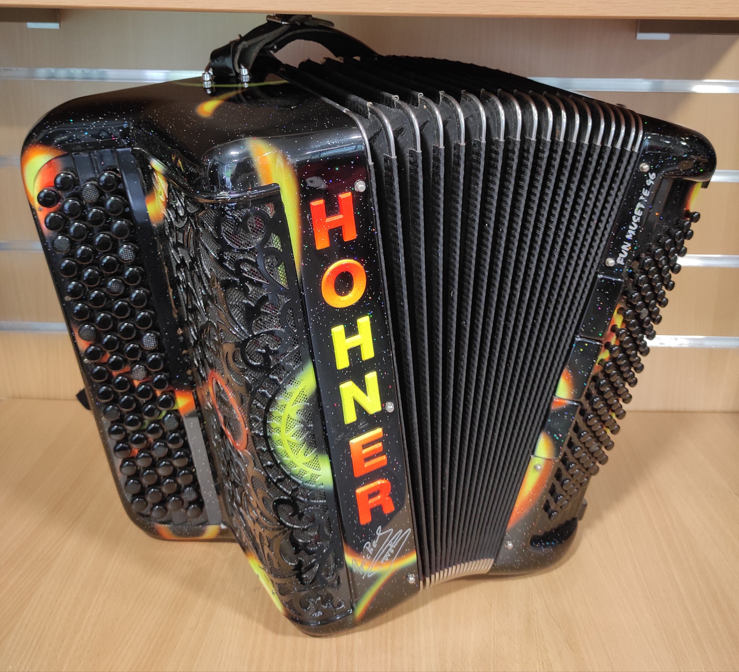 Hohner Fun Musette 96 "Michel Pruvot" Noir pailleté/Tag  - 3 Voix Musette