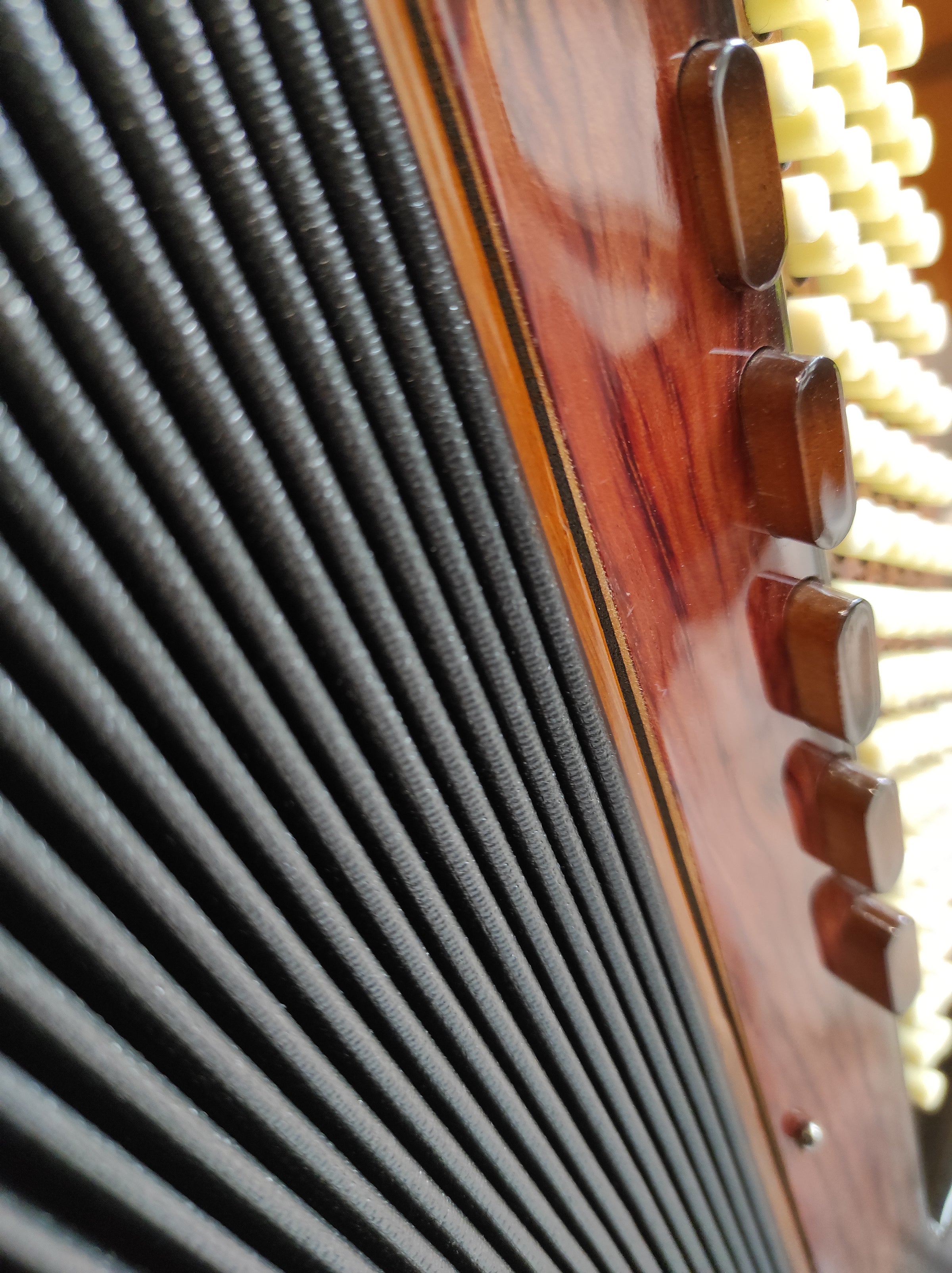 LeBrio Piano 3 voix avec boite de résonance
