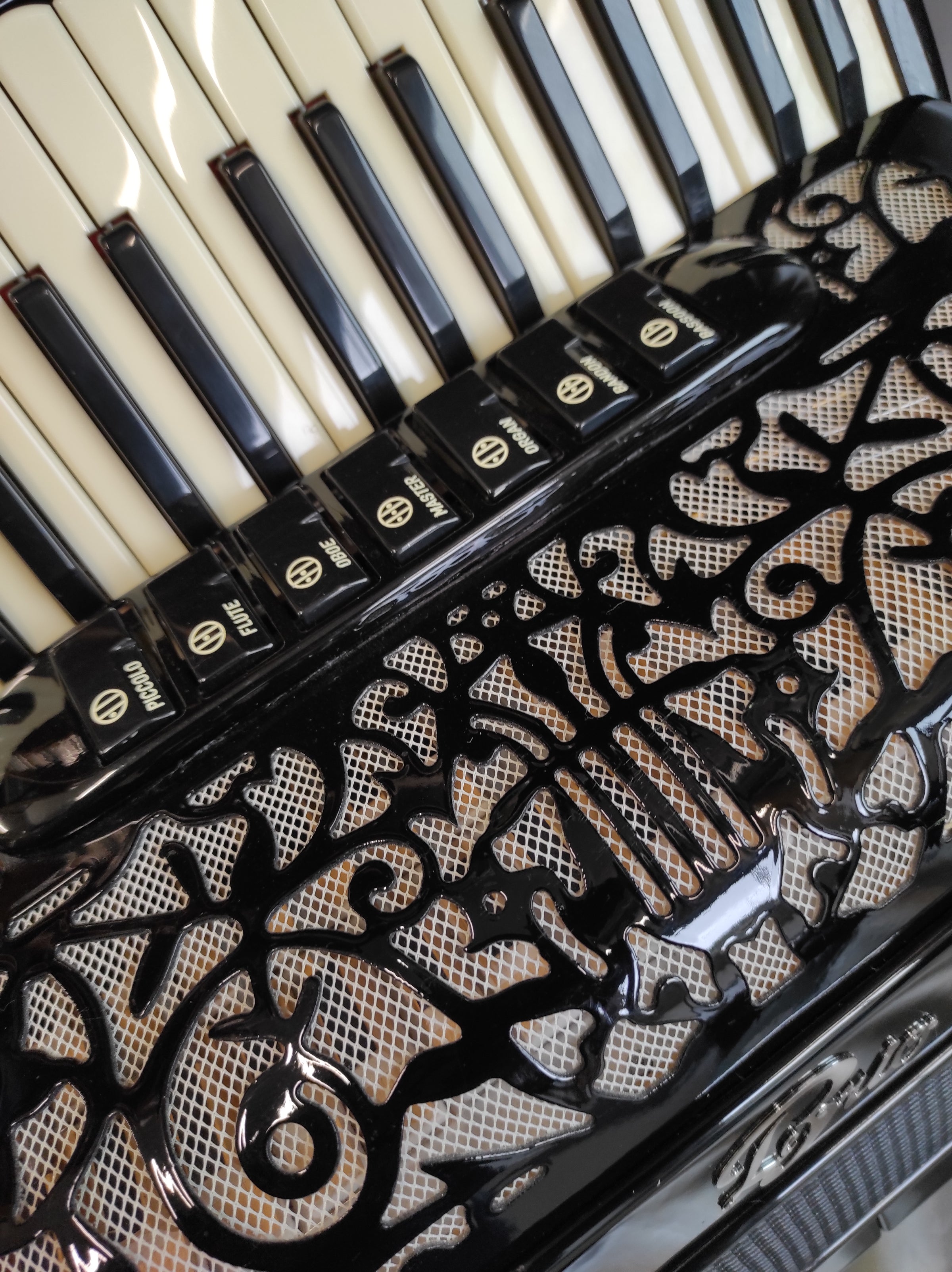 LeBrio Piano 3 voix (4-8-16) 34 touches / 84 basses