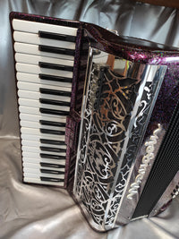 Maugein Pianybal 37 violet pailleté 3 voix musette / 96 basses