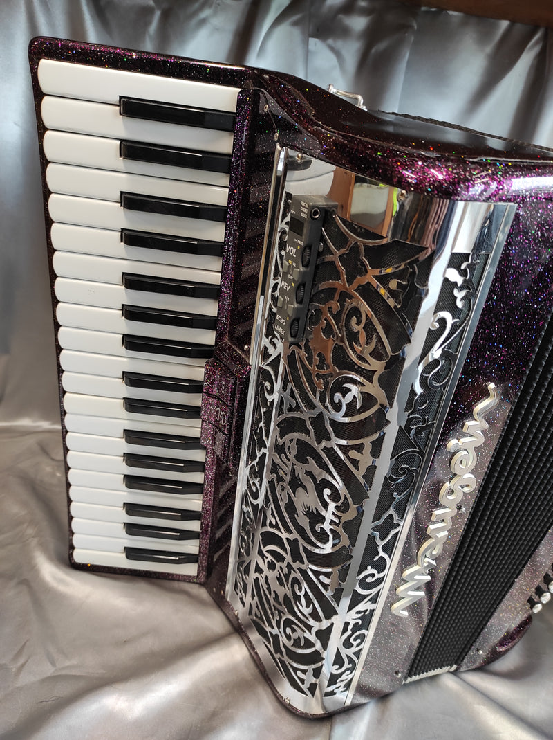 Maugein Pianybal 37 violet pailleté 3 voix musette / 96 basses