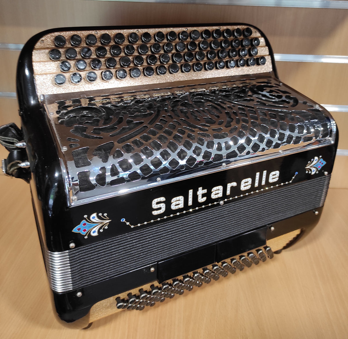 Saltarelle Noir/Or/Déco - 3 Voix Musette